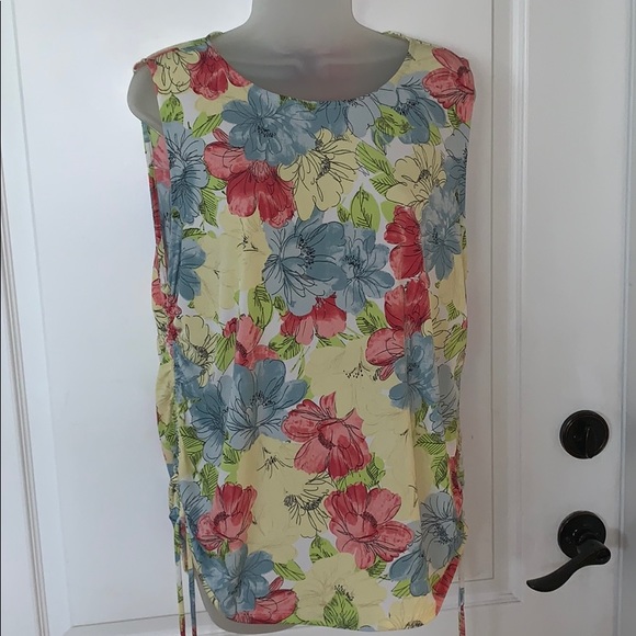 Ann Taylor Factory Tops - EUC Ann Taylor Factory floral tunic  w/side ties